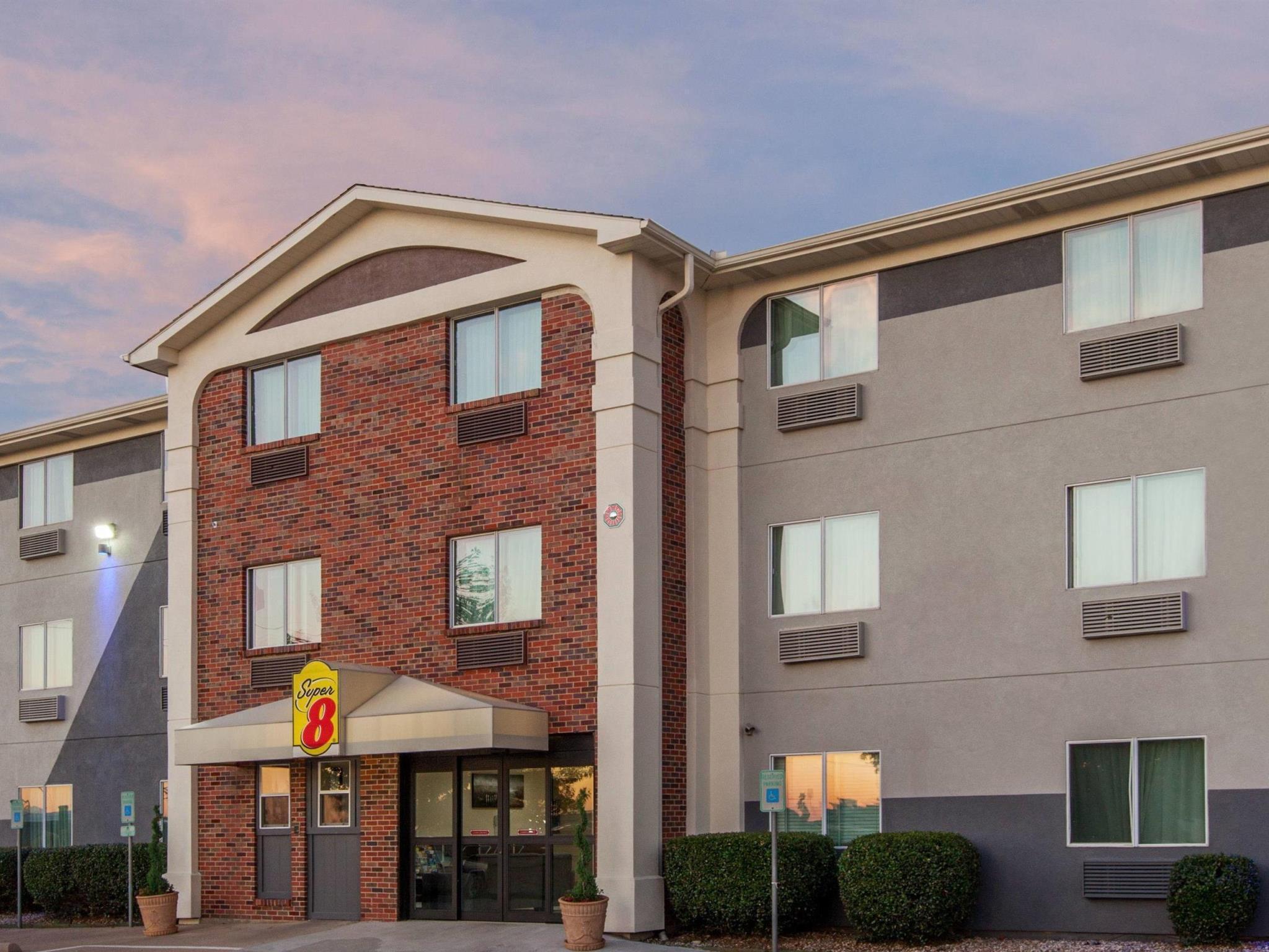 Super 8 By Wyndham Bedford Dfw Airport West Motel Eksteriør bilde