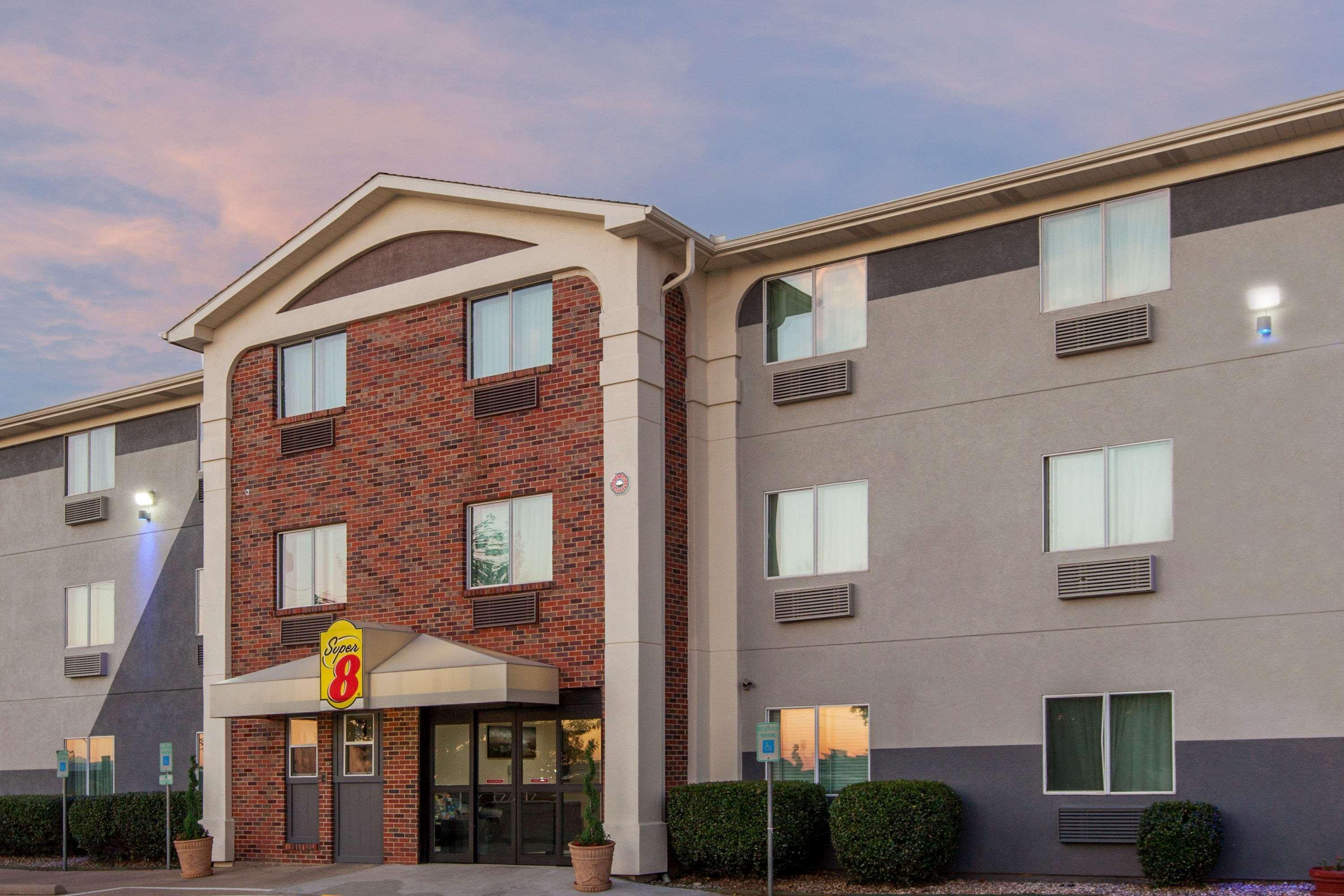 Super 8 By Wyndham Bedford Dfw Airport West Motel Eksteriør bilde